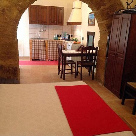 Domus Antiqua Bed and Breakfast Agrigento Eksteriør billede